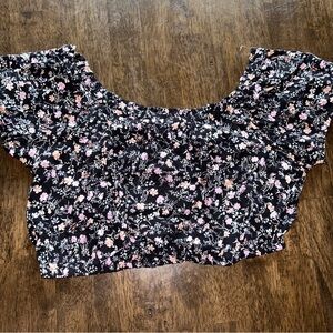 NWT floral peasant crop top woman’s large